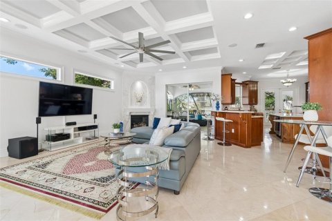 House in Tampa, Florida 6 bedrooms, 542.27 sq.m. № 2093798 - photo 28