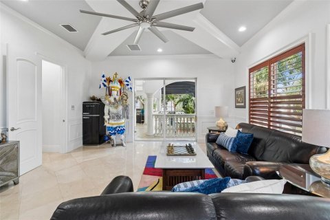 House in Tampa, Florida 6 bedrooms, 542.27 sq.m. № 2093798 - photo 18
