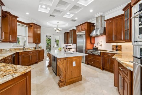 House in Tampa, Florida 6 bedrooms, 542.27 sq.m. № 2093798 - photo 21