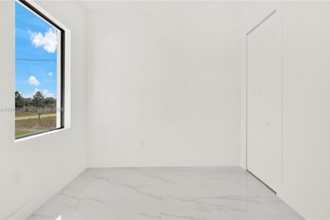 Купить виллу или дом в Лихай-Эйкерс, Флорида 4 спальни, 152.55м2, № 1969296 - фото 15