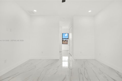 Купить виллу или дом в Лихай-Эйкерс, Флорида 4 спальни, 152.55м2, № 1969296 - фото 16