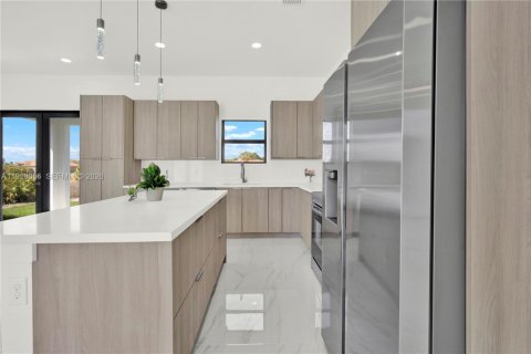 Купить виллу или дом в Лихай-Эйкерс, Флорида 4 спальни, 152.55м2, № 1969296 - фото 10