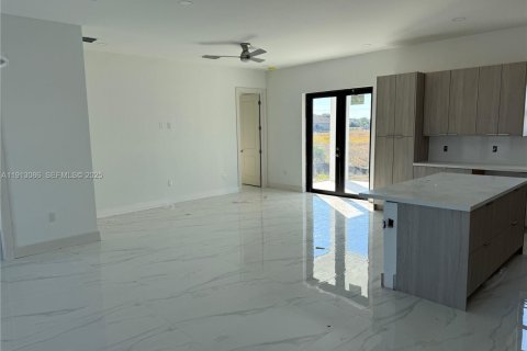 Купить виллу или дом в Лихай-Эйкерс, Флорида 4 спальни, 152.55м2, № 1969296 - фото 6