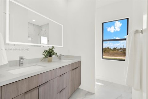 Купить виллу или дом в Лихай-Эйкерс, Флорида 4 спальни, 152.55м2, № 1969296 - фото 17