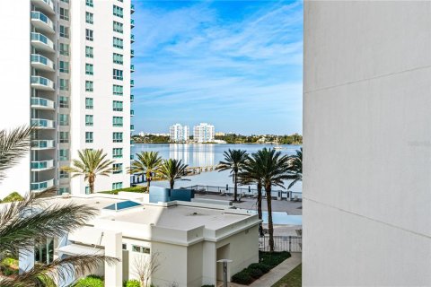 Condominio en venta en Holly Hill, Florida, 3 dormitorios, 185.06 m2 № 2377589 - foto 25