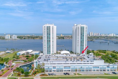 Condominio en venta en Holly Hill, Florida, 3 dormitorios, 185.06 m2 № 2377589 - foto 2
