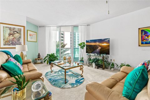 Condominio en venta en Holly Hill, Florida, 3 dormitorios, 185.06 m2 № 2377589 - foto 4