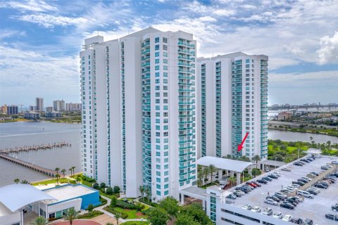 Condominio en Holly Hill, Florida, 3 dormitorios  № 2377589