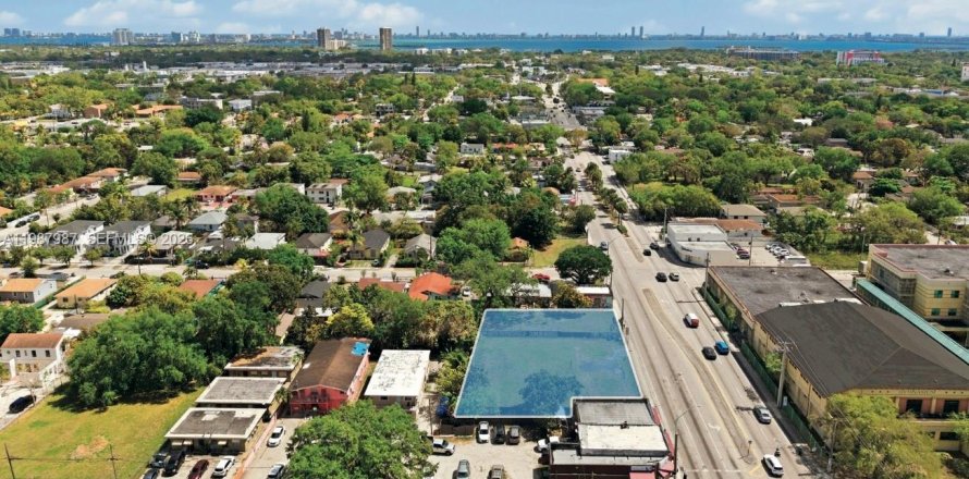 Immobilier commercial à Miami, Floride № 2048802