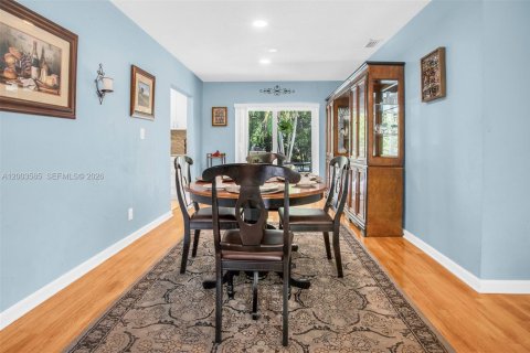 House in Plantation, Florida 4 bedrooms, 166.39 sq.m. № 2069387 - photo 5