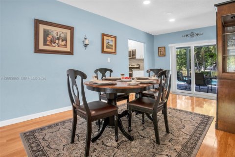 House in Plantation, Florida 4 bedrooms, 166.39 sq.m. № 2069387 - photo 6