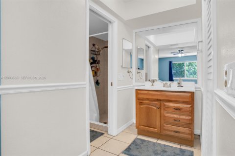 House in Plantation, Florida 4 bedrooms, 166.39 sq.m. № 2069387 - photo 22