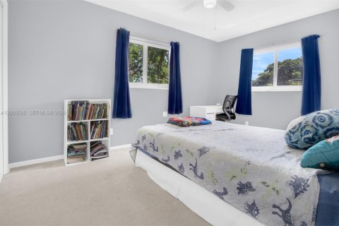 House in Plantation, Florida 4 bedrooms, 166.39 sq.m. № 2069387 - photo 26