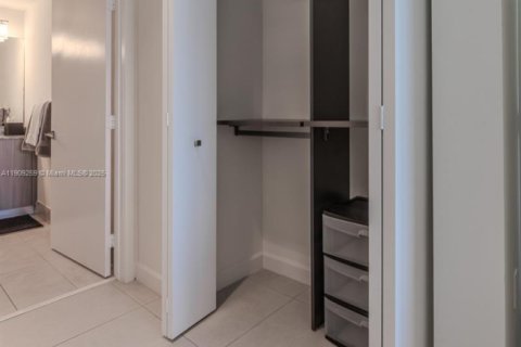 Condominio en venta en Doral, Florida, 2 dormitorios, 95.13 m2 № 1965603 - foto 5