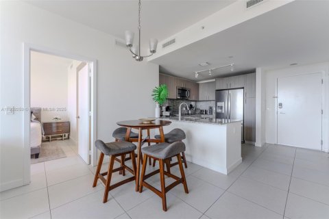 Condominio en venta en Doral, Florida, 2 dormitorios, 95.13 m2 № 1965603 - foto 17