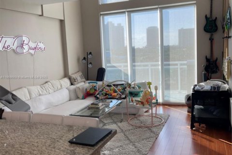 Condominio en Aventura, Florida, 2 dormitorios № 2190338