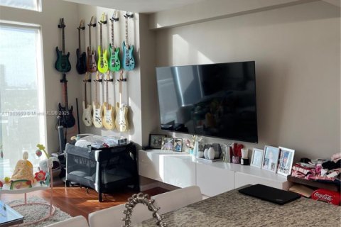 Condominio en venta en Aventura, Florida, 2 dormitorios, 123.56 m2 № 2190338 - foto 3