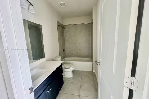 Снять в аренду таунхаус в Флорида-Сити, Флорида 3 спальни, 132.39м2, № 2007367 - фото 8