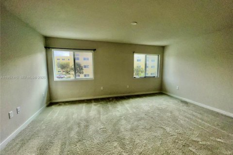 Снять в аренду таунхаус в Флорида-Сити, Флорида 3 спальни, 132.39м2, № 2007367 - фото 15