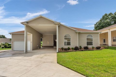 House in Polk City, Florida 2 bedrooms, 161.28 sq.m. № 2351487