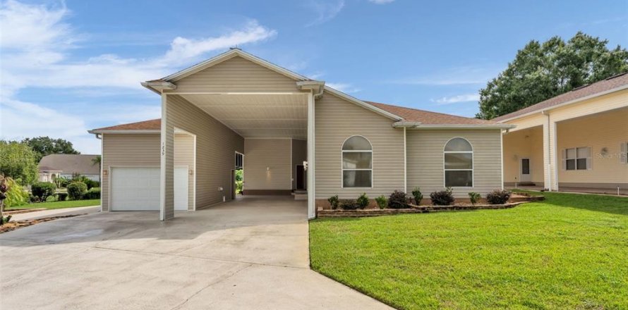 Villa ou maison à Polk City, Floride 2 chambres, 161.28 m2 № 2351487
