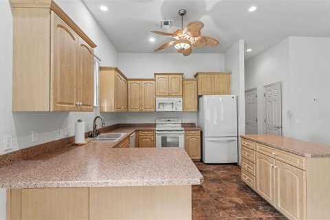 Villa ou maison à vendre à Polk City, Floride: 2 chambres, 161.28 m2 № 2351487 - photo 12