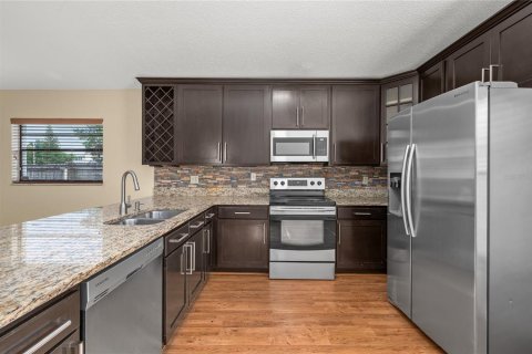 House in Orlando, Florida 3 bedrooms, 126.81 sq.m. № 1848712 - photo 5