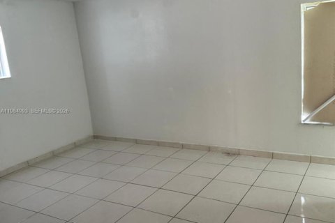 Купить виллу или дом в Майами, Флорида 4 спальни, 170.29м2, № 2049509 - фото 15