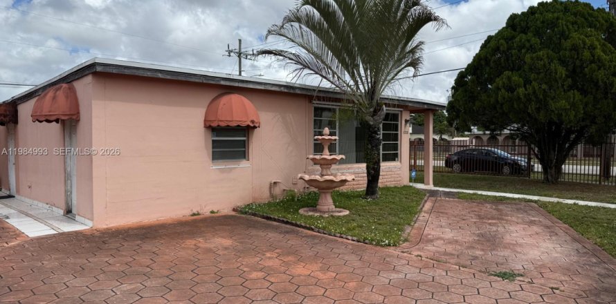 Дом в Майами, Флорида 4 спальни, 170.29м2 № 2049509