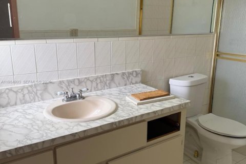 Купить виллу или дом в Майами, Флорида 4 спальни, 170.29м2, № 2049509 - фото 17