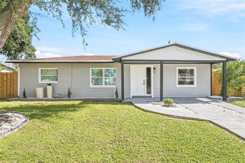 Villa ou maison à Pinellas Park, Floride 3 chambres, 113.71 m2 № 2313121