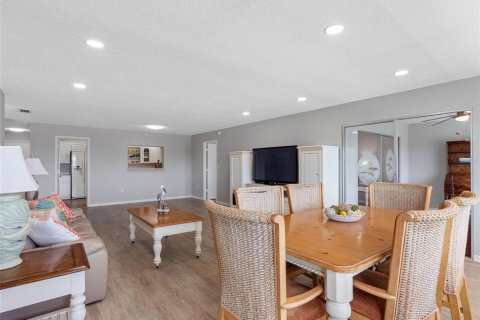Condominio en venta en Belleair Bluffs, Florida, 2 dormitorios, 146.79 m2 № 1744161 - foto 8
