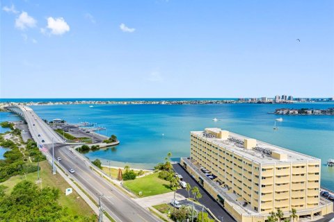 Condominio en venta en Belleair Bluffs, Florida, 2 dormitorios, 146.79 m2 № 1744161 - foto 1