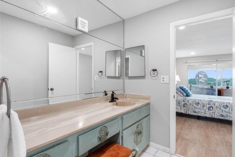 Condominio en venta en Belleair Bluffs, Florida, 2 dormitorios, 146.79 m2 № 1744161 - foto 30