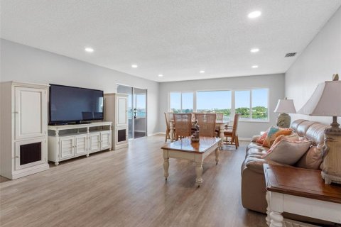 Condominio en venta en Belleair Bluffs, Florida, 2 dormitorios, 146.79 m2 № 1744161 - foto 9