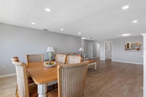 Condominio en venta en Belleair Bluffs, Florida, 2 dormitorios, 146.79 m2 № 1744161 - foto 7