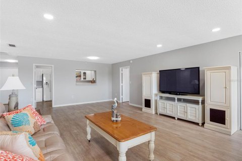 Condominio en venta en Belleair Bluffs, Florida, 2 dormitorios, 146.79 m2 № 1744161 - foto 10