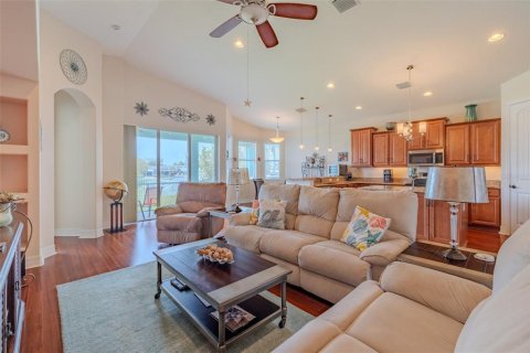 House in Apollo Beach, Florida 3 bedrooms, 188.03 sq.m. № 2227429 - photo 18