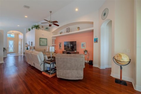 House in Apollo Beach, Florida 3 bedrooms, 188.03 sq.m. № 2227429 - photo 19
