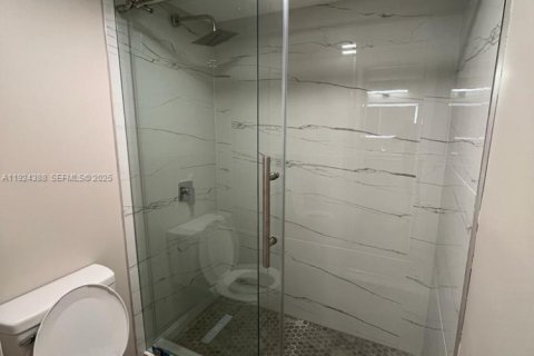 Copropriété à louer à Lauderdale Lakes, Floride: 1 chambre, 78.97 m2 № 1982742 - photo 17