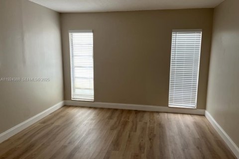 Copropriété à louer à Lauderdale Lakes, Floride: 1 chambre, 78.97 m2 № 1982742 - photo 14