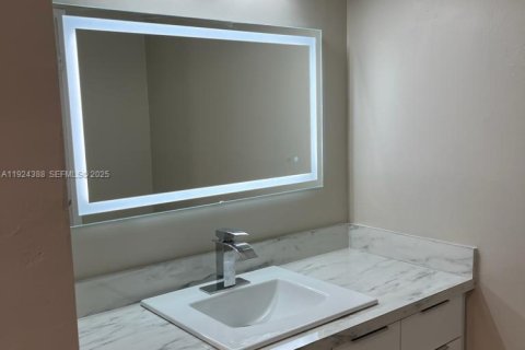 Copropriété à louer à Lauderdale Lakes, Floride: 1 chambre, 78.97 m2 № 1982742 - photo 15