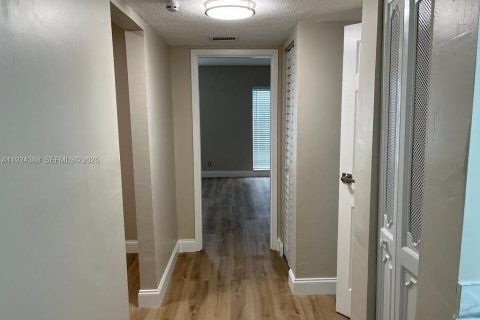 Copropriété à louer à Lauderdale Lakes, Floride: 1 chambre, 78.97 m2 № 1982742 - photo 12