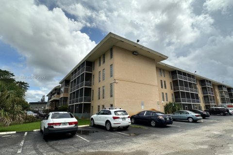 Copropriété à louer à Lauderdale Lakes, Floride: 1 chambre, 78.97 m2 № 1982742 - photo 19