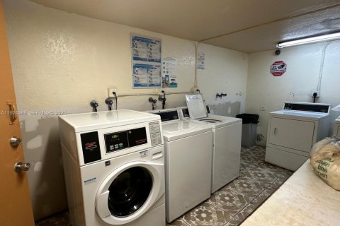 Copropriété à louer à Lauderdale Lakes, Floride: 1 chambre, 78.97 m2 № 1982742 - photo 21