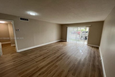 Copropriété à louer à Lauderdale Lakes, Floride: 1 chambre, 78.97 m2 № 1982742 - photo 9