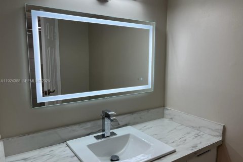 Copropriété à louer à Lauderdale Lakes, Floride: 1 chambre, 78.97 m2 № 1982742 - photo 16