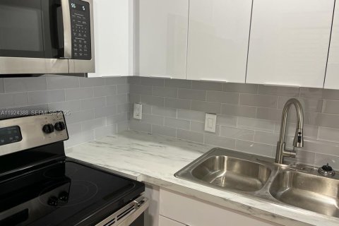 Copropriété à louer à Lauderdale Lakes, Floride: 1 chambre, 78.97 m2 № 1982742 - photo 7