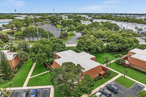 Touwnhouse à vendre à Deerfield Beach, Floride: 2 chambres, 114.83 m2 № 2262872 - photo 2