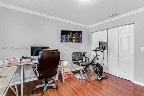 House in Miramar, Florida 4 bedrooms, 254.37 sq.m. № 1893489 - photo 27